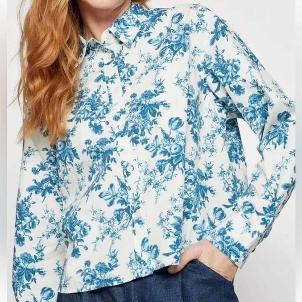 GAP x Love Shack Fancy floral Button-Up Shirt in Blue and White